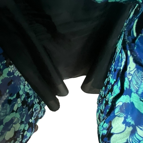 JM Collection Black and Blue Flare Floral Skirt - Picture 5 of 8